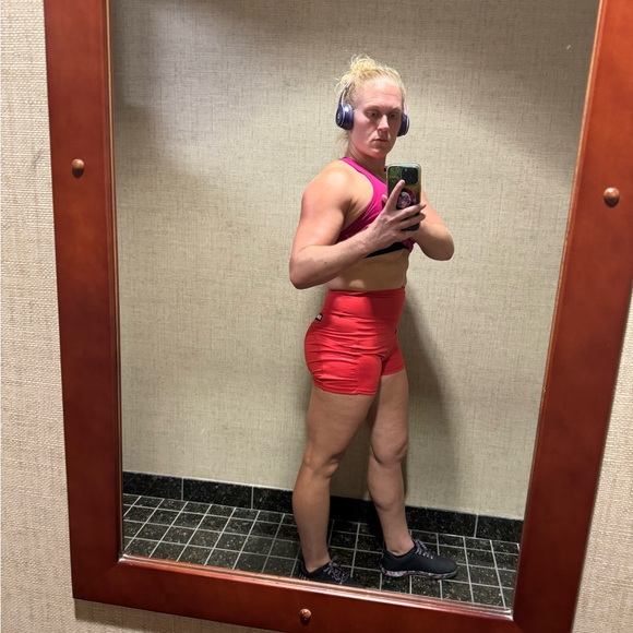 Meet your Posher, Heather - Picture 8 of 8